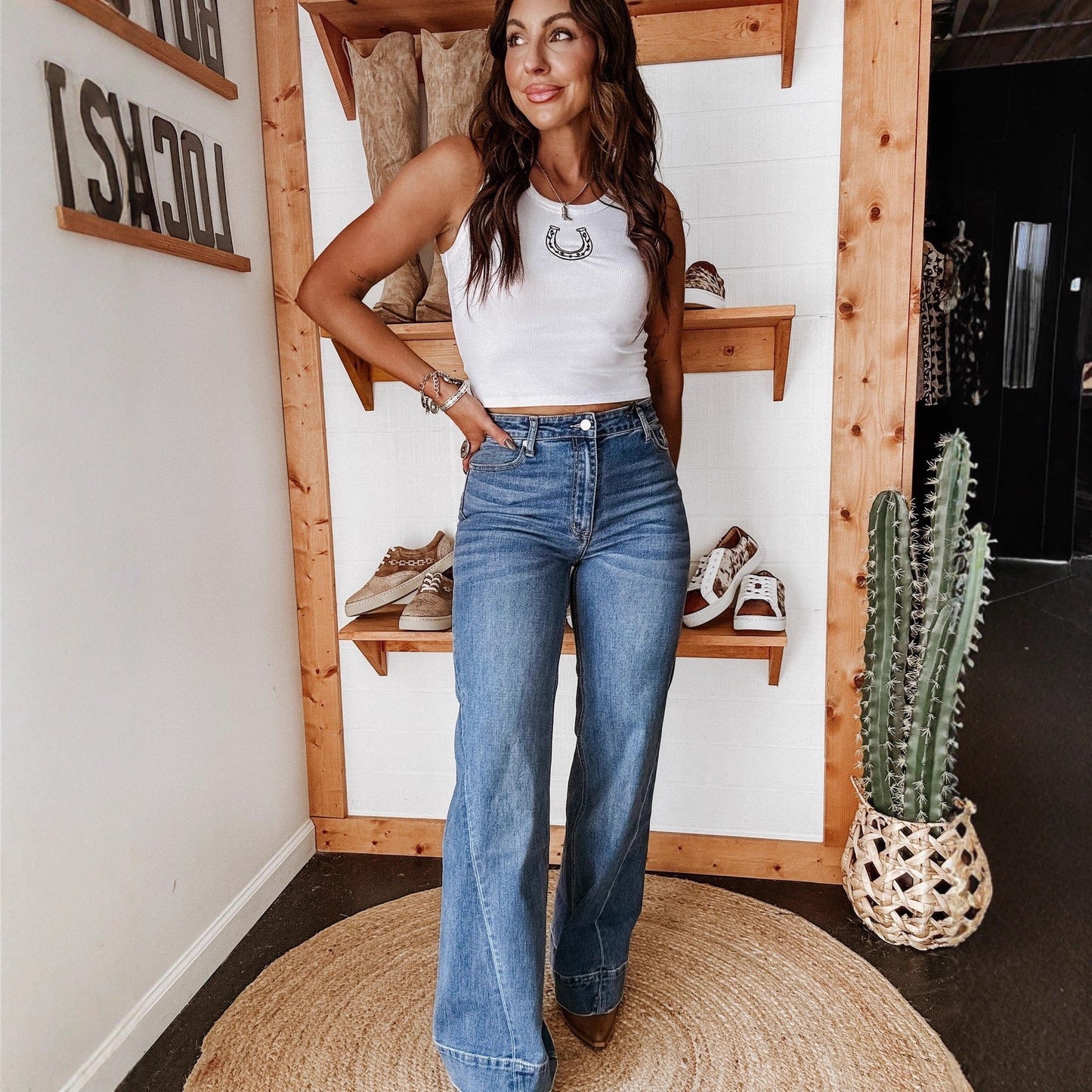 Trendige, gewaschene Stretch-Jeans für Damen mit geradem Bein