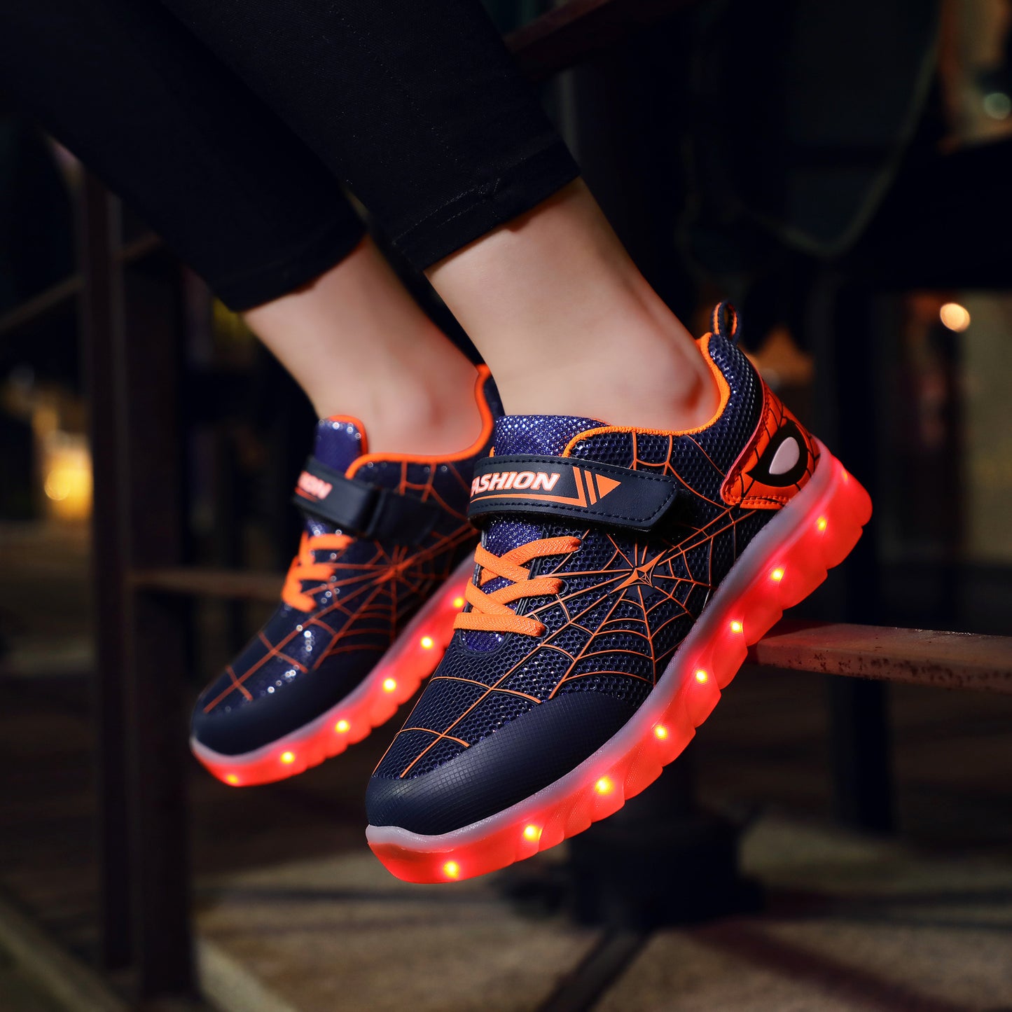 LED-Leuchtschuhe für Kinder, Größe 26-37, USB-aufladbar, Klettverschluss