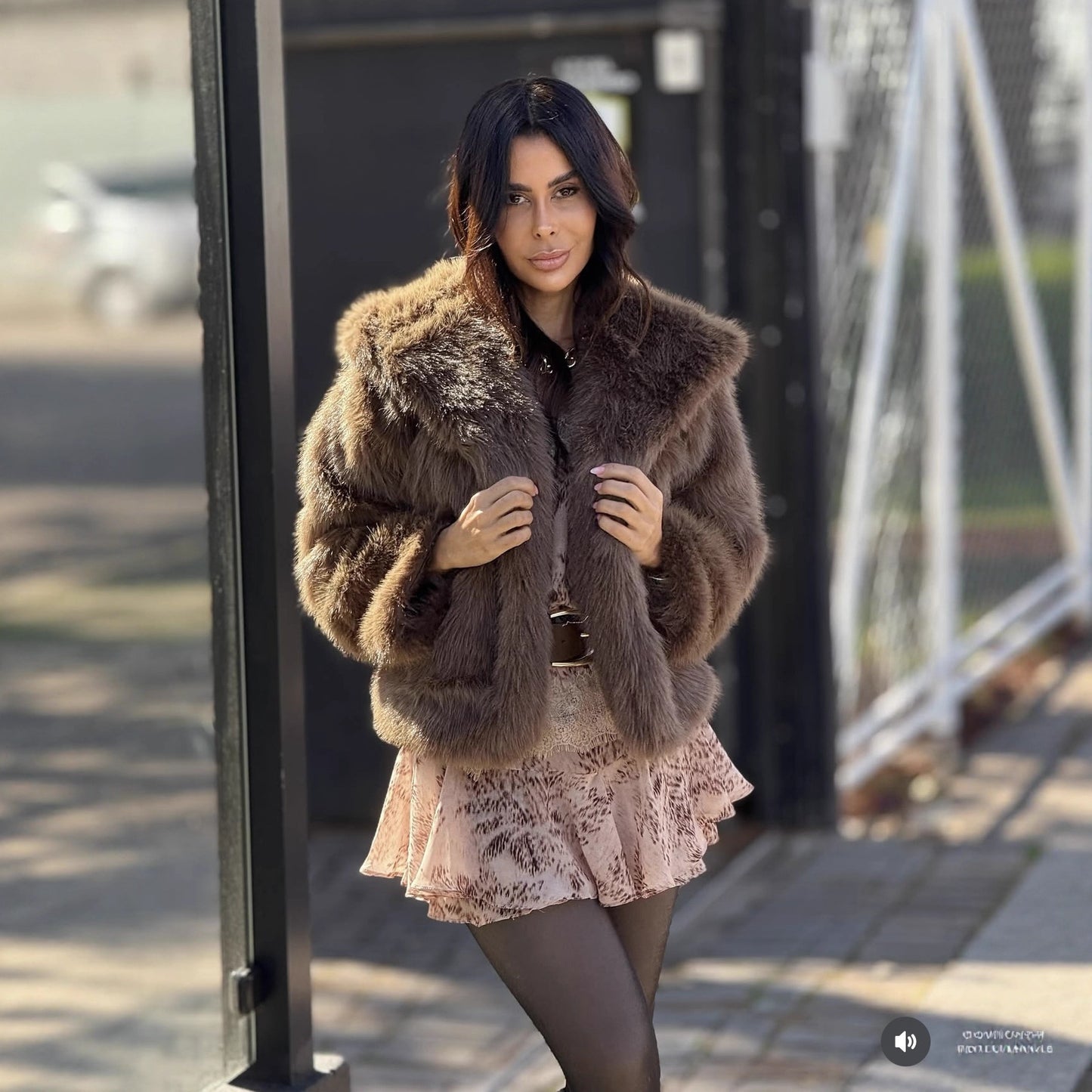 Umweltfreundliche Kapuzenjacke aus Fuchsfell, locker