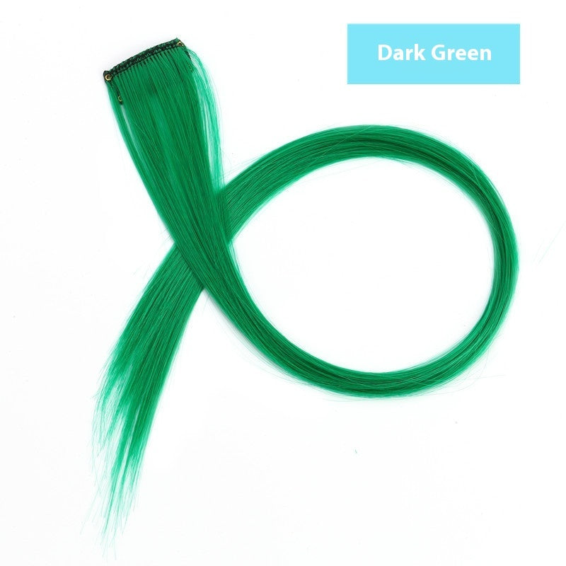 Buntes Haar, hängende Ohren, gefärbte Perücke, Haarverlängerung, farbige Streifen, angesagte Farben