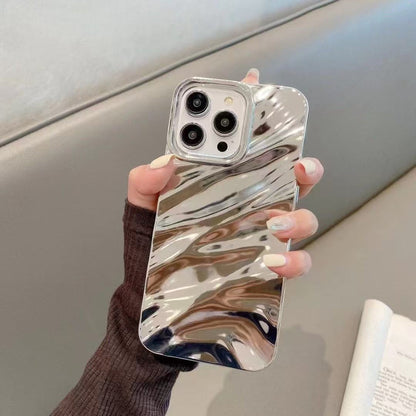 Stoßfeste, weiche, einfarbige Handyhülle mit Wellenmuster und Falten