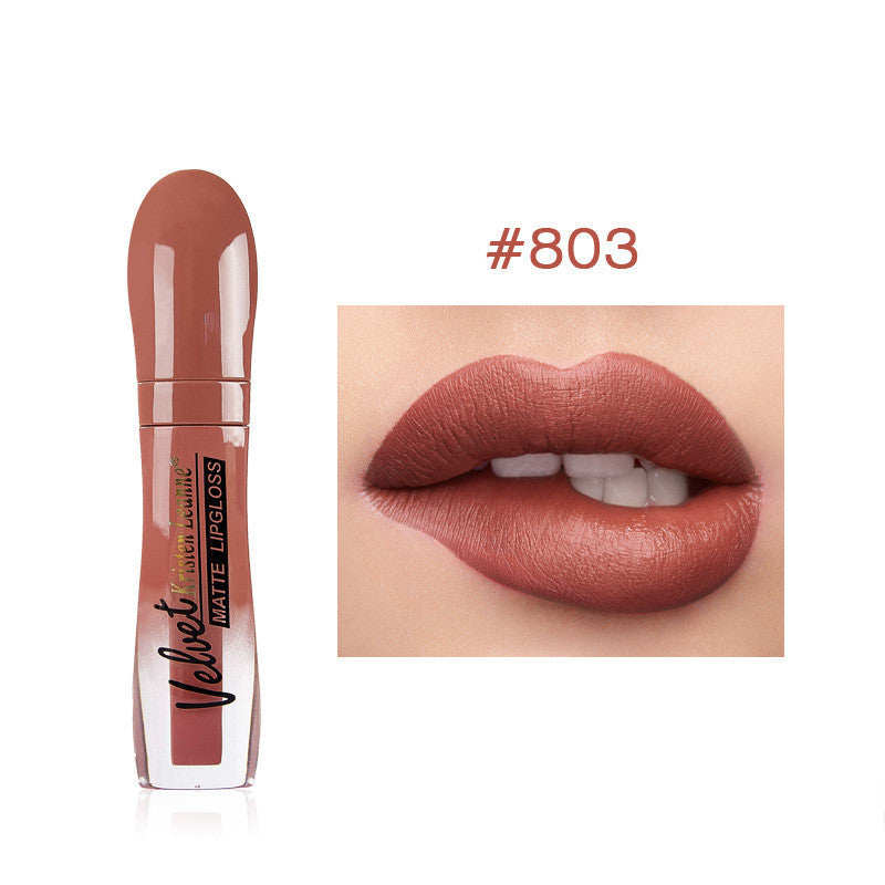 Der matte Lippenstift Fog Lipstick klebt nicht am Becher und lässt den Lippenstift nicht verblassen.