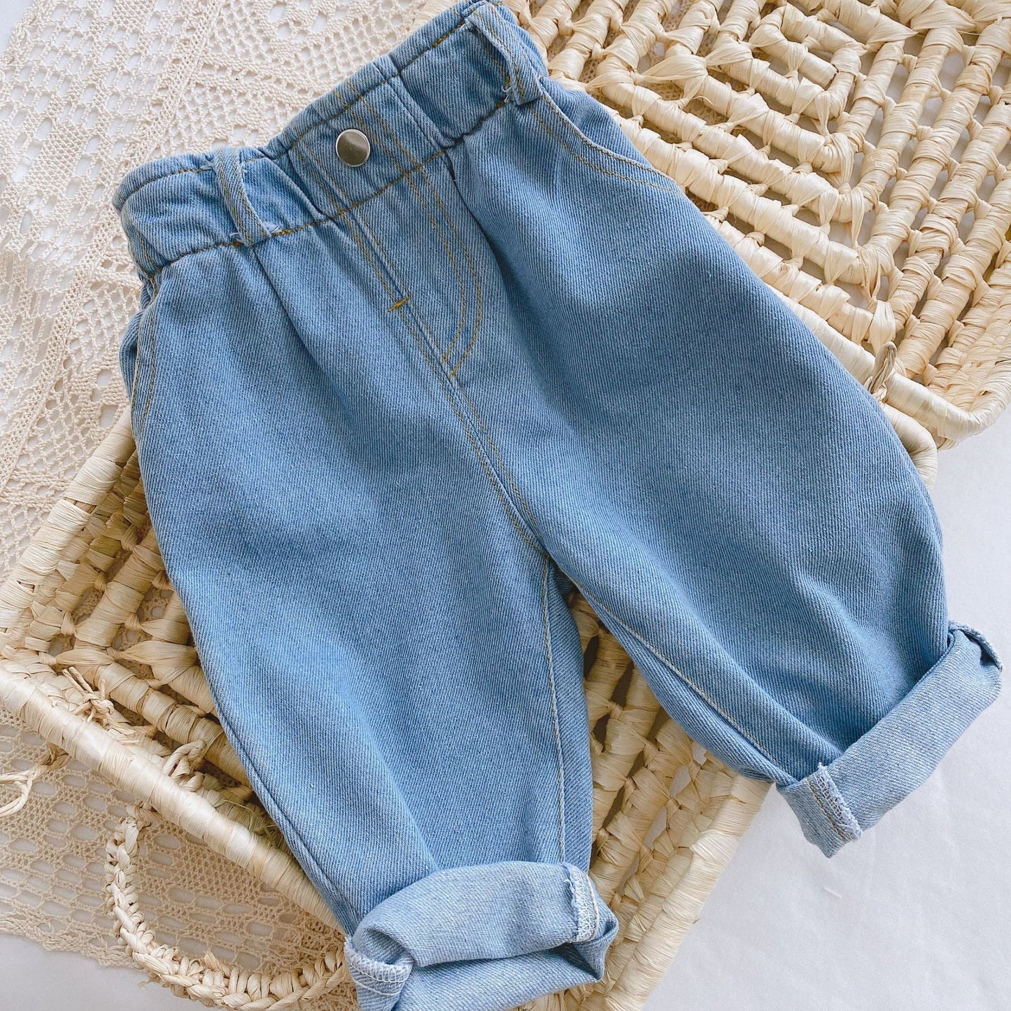 Baby-Jeans in Unifarben, lässig, hochgeschnitten und weich