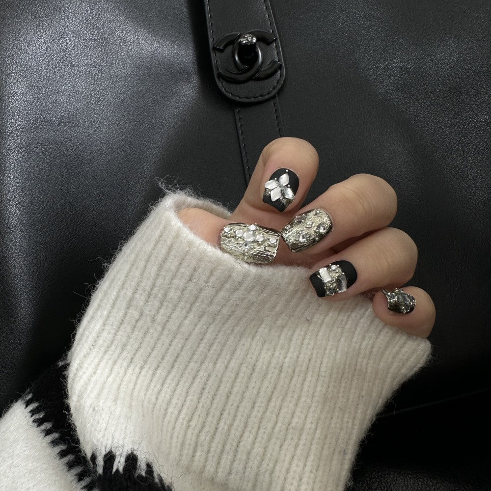 Handgetragene Nagelflicken, kurz, Herbst und Winter