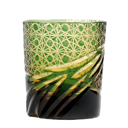 Japanisches Kristallglas im Edo-Schliff mit Asterismus-Effekt