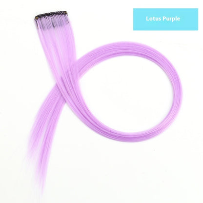 Buntes Haar, hängende Ohren, gefärbte Perücke, Haarverlängerung, farbige Streifen, angesagte Farben