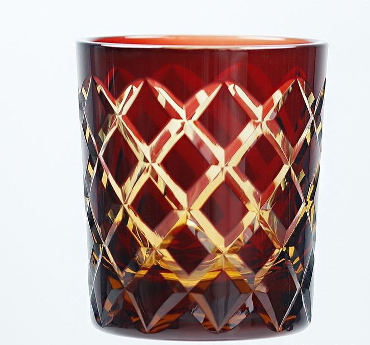 Japanisches Kristallglas im Edo-Schliff mit Asterismus-Effekt