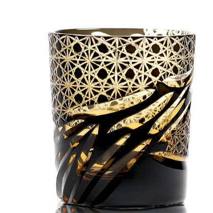 Japanisches Kristallglas im Edo-Schliff mit Asterismus-Effekt