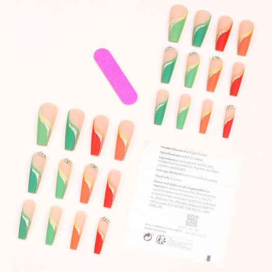 Nagellack im europäischen, amerikanischen und französischen Stil mit Farbblitzeffekt