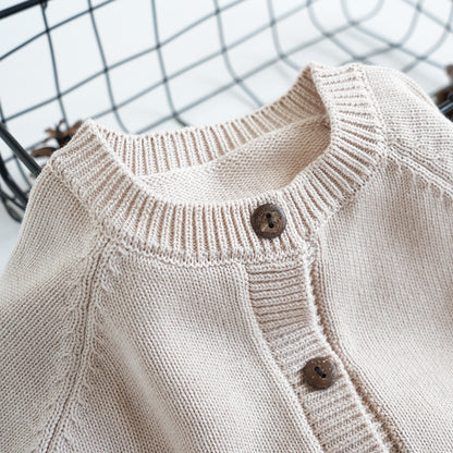 Strickwaren Kinderpullover aus Baumwollgarn mit Eichhörnchenstickerei