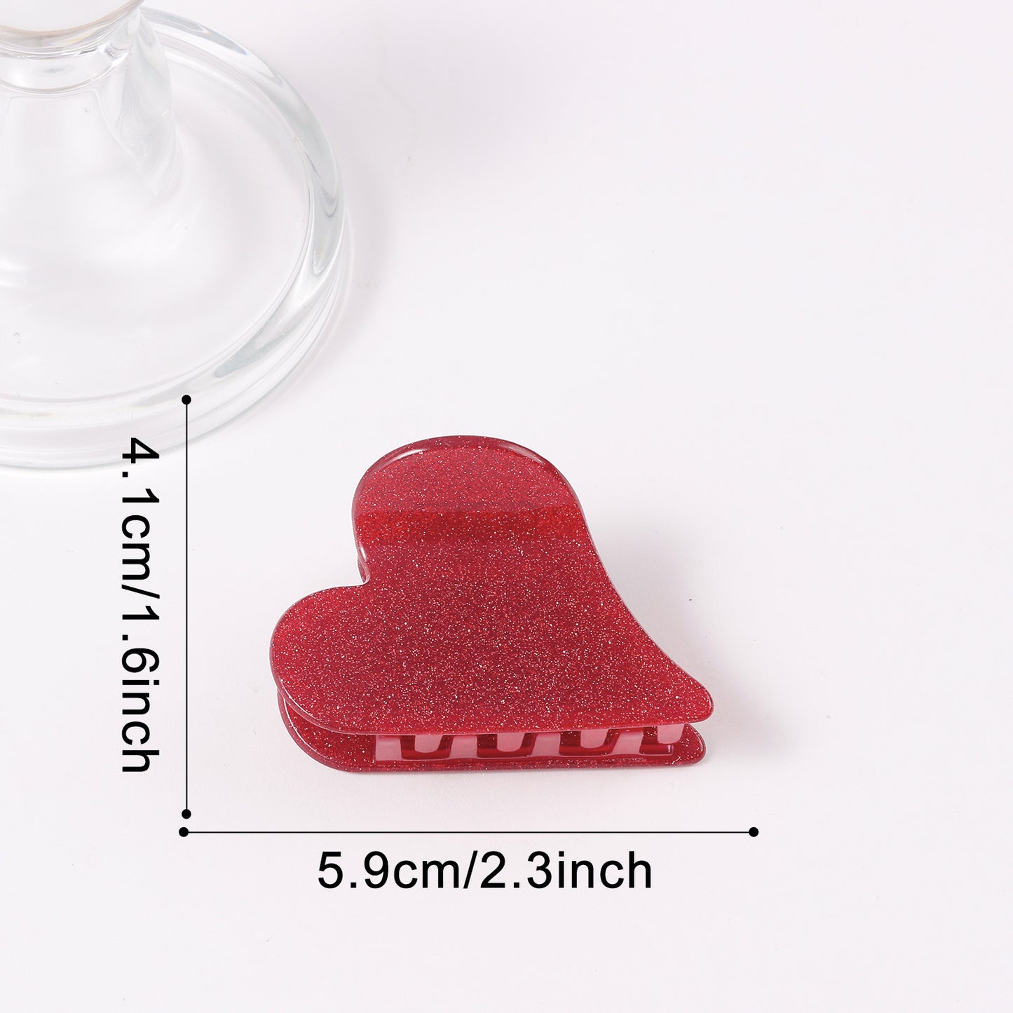 Rotfarbene, süß-coole Haarspange für den Hinterkopf