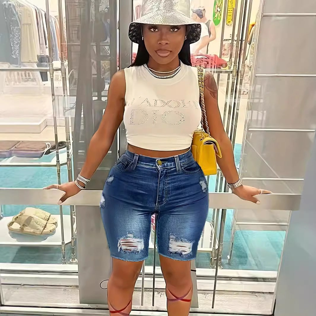 Hochgeschnittene, schmal geschnittene Jeansshorts mit Rissen für Damen