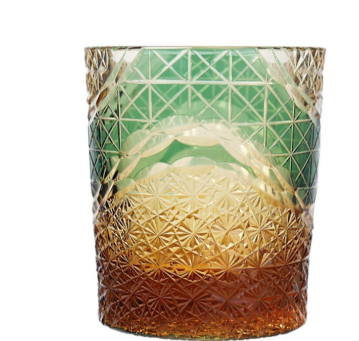 Japanisches Kristallglas im Edo-Schliff mit Asterismus-Effekt