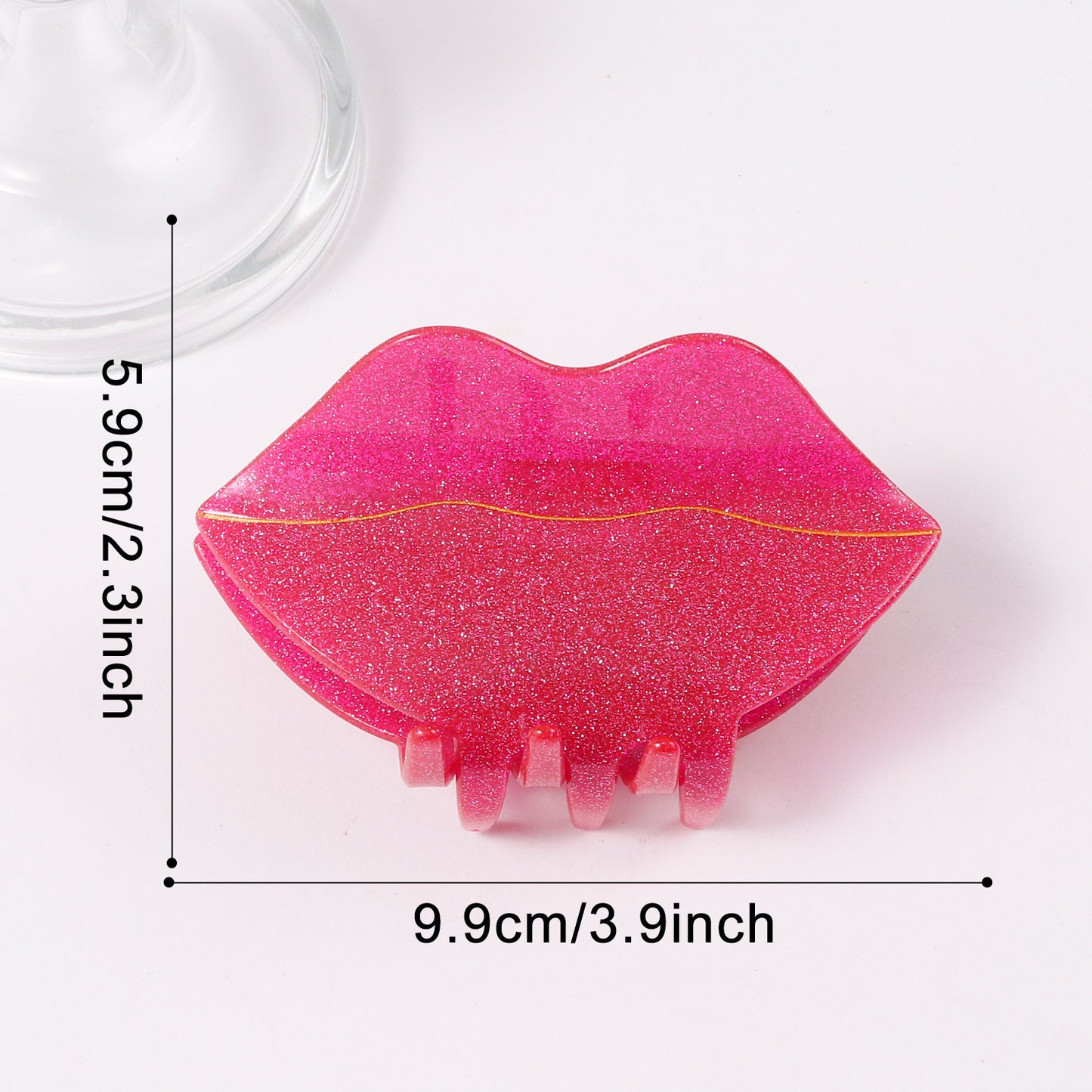 Rotfarbene, süß-coole Haarspange für den Hinterkopf