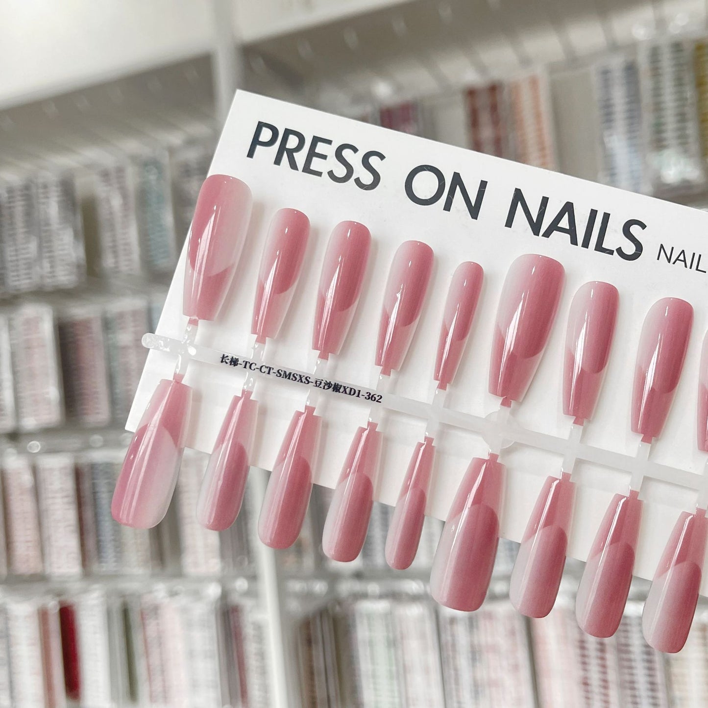 Hochwertiger, langer, kristallplattierter, mattierter Siegelnagelaufkleber