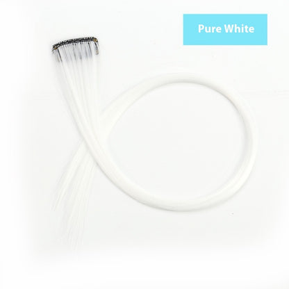 Buntes Haar, hängende Ohren, gefärbte Perücke, Haarverlängerung, farbige Streifen, angesagte Farben