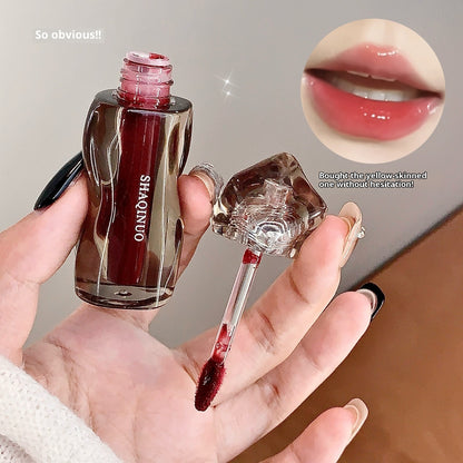 Kristallklarer, glänzender Lippenbalsam